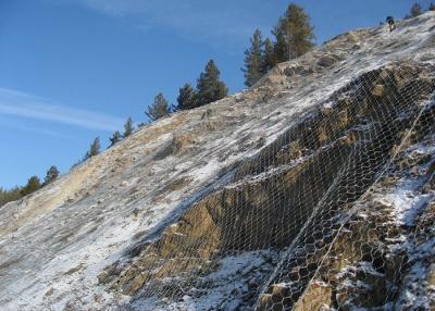 China Red de protección contra caídas de rocas, malla de alambre de seguridad en las montañas en venta