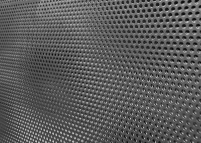 中国 Durable Strong Structure Titanium Perforated Metal In Industry Decoration Ventilation 販売のため