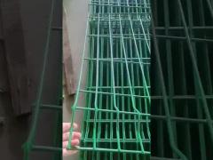 50×200mm 4mm Curved Garden Fence With Peach Post