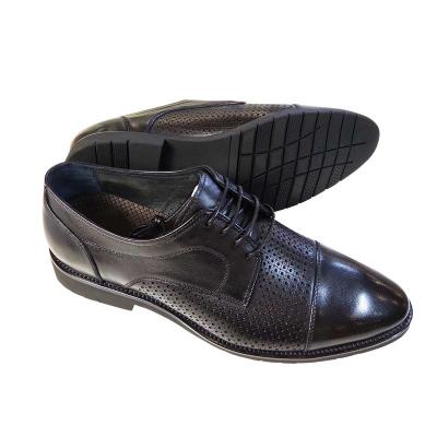 Chine Lightweight Leather Shoes For Men's Leather Shoes With Soft Soles Hollow Out Business Casual Shoes à vendre