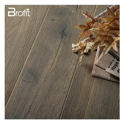 China Distressed Distressed Style Warm Gray Handmade Brushed Oak Wood Engineered Flooring for sale