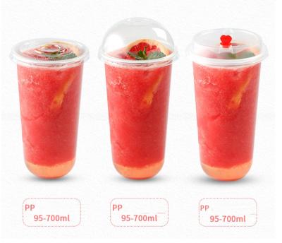 China Stocked 16oz Reusable U Shape Clear Plastic Bubble Tea / Juice / Coffee Mug With Lid for sale