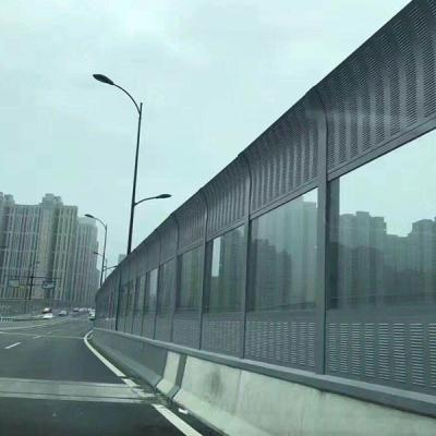 China Altura Padrão de barreira de ruído rodoviário painéis de parede 40mm-110mm espessura à venda