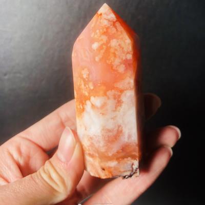 China Wholesale Natural Agate Crystal Dots Flower Carnelian Healing Tower China Sakura Agate Carnelian Folk Crafts for sale