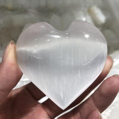 China China Wholesale Natural Polished Selenite Heart Healing Crystal Heart Shape Polished Folk Cleaning Crafts For Gifts for sale