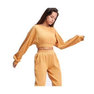 China 2021 Anti-wrinkle hot sale fashion sweatpants crop top set joggling sportswear casual sports suit tracksuit set 2 pieces for sale