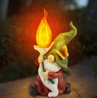 China Outdoor Decorative Solar Garden Light Europe Gnome LED Decorative Garden Ornaments Resin Opens Home Decor for sale