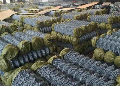 China Hot Dipped Galvanized Steel Chain Link Fence For Railway Woven Diamond Pattern for sale