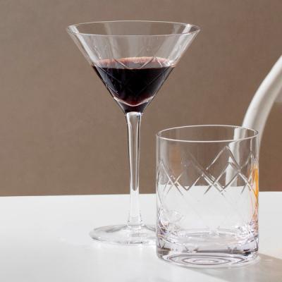 China A mão cortou vidros gravados transparentes bebendo dos cálices 230ml Martini do vidro 8oz à venda