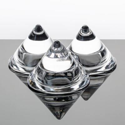 중국 Triangular Cone Unusual Tea Light Holders Triple Glass Decorative Tea Light Holders 판매용