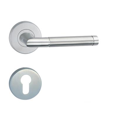 China 2 Color Modern Hollow Pipe Brushed Stainless Steel Interior Door Modern Tube Pull Level Handle On Rose for sale