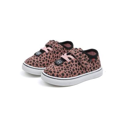 China Unique Zapatos de lona Para de bebes rubber soft pequenos rubber soft non-slip waterproof baby toddler lace-up canvas shoes leopard print for sale