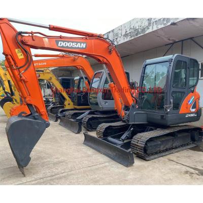 China Beste gebruikte Doosan DX60 Crawler Excavator met originele hydraulische cilinder in Shanghai Te koop