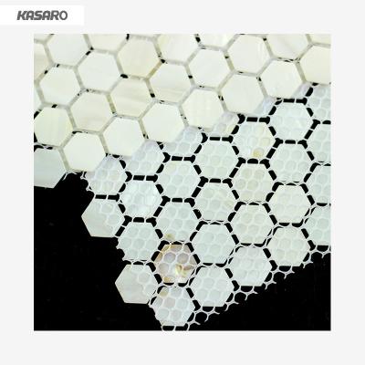 China White Hexagon Shell Mosaic Tile Color Pearl Mosaic Flooring Te koop