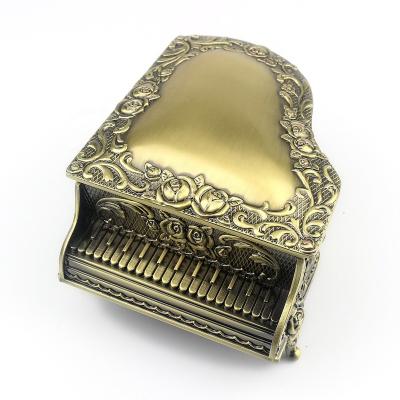 China Cogs wholesale embossed zinc alloy metal music box cogs movement boutique gifts for Christmas, Valentine's Day for sale