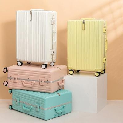 China Candy Color Travel Luggage Bag 3 Pieces Trolley PC Aluminum Luggage Set for sale