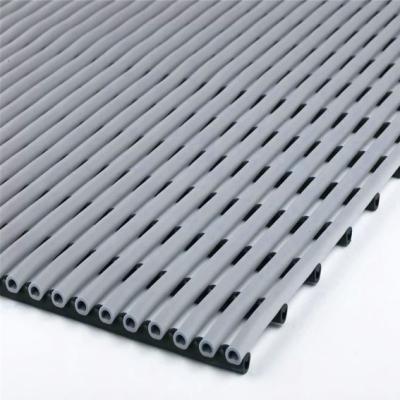 China Puerta al aire libre anti Mats That Drain Water de las esteras los 30ft del resbalón de la piscina del PVC en venta