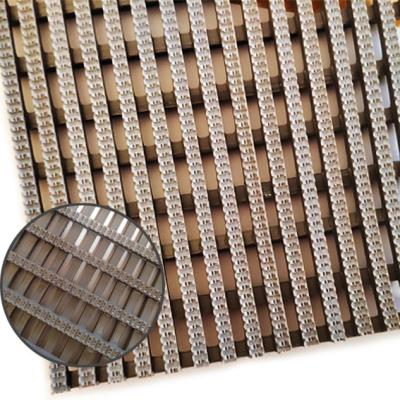 Cina Il bene durevole resistente non slitta il pavimento Mat Grid Runner Floor Matting del PVC in vendita