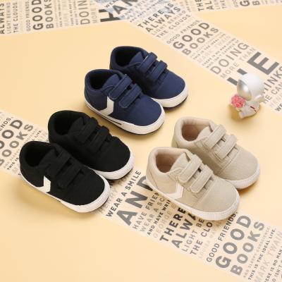 China Baby flat canvas shoes 0-1 years old boys and girls baby sports and leisure toddler shoes for sale