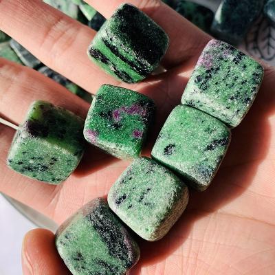 China Europe Natural Price Polished Crystal Tumbled Zoisite Cubic Gravel Chips Stone Ruby for sale