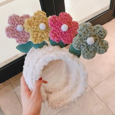 China Korean Kawaii Hair Decoration Girls' Hair Decoration Plush Flower Design Face Warm Fluffy Hairband Wash Head Band For Girls Hair Accessories for sale