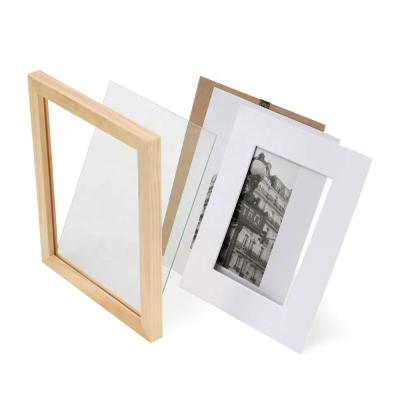 China Natural Wood Photo Frame Europe Timber Family Art Picture Wall Frame Pine Wood Frame for sale