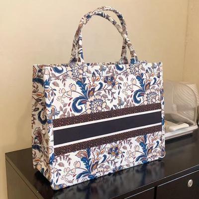 China 2022 Famous Designer Luxury Handbag Brand BOOK PACKING Handbag High Quality Fashion New Embroidery Women Tote Bags for sale