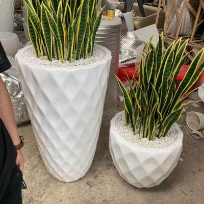 China Round Fibreglass Planter Pineapple Shape Planter For Garden Terrace for sale