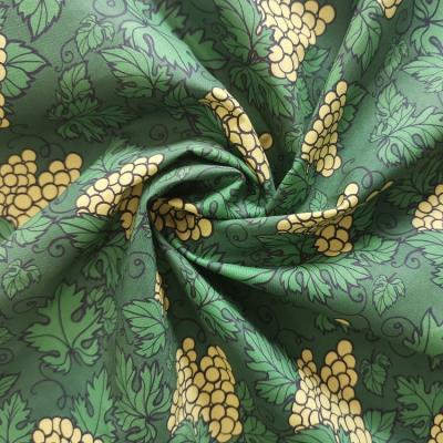 China Anti-static good quality green grapes cotton poplin digital printed fabric for garment for sale