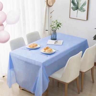 China Oil-and Waterproof Products Party Luxury Table Cloth Hot Selling Plastic Disposable Tablecloths It Goes With Dress 137x183cm for sale