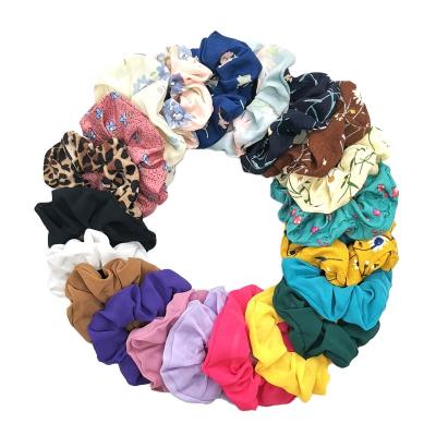 China Customizable Elastic Band Girl Stiped Vsco Plaid Velvet Floral Elegant Handmade Skinny Unique Bulk Wholesale Popular Hairstyle Elastic Band Scrunchie for sale