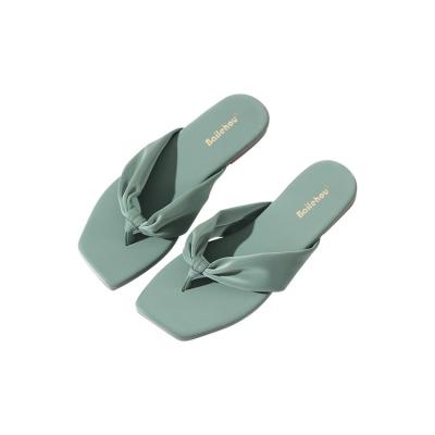 China Fashion Breathable Flat Style Slipper Summer Sale Youth Yellow Color Girls Slippers Flip Flops for sale