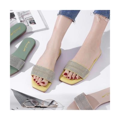 China New Arrivals Fashion PU Flat Slippers Ladies Slippers Women Breathable Shiny Rhinestone Sandals For Women for sale