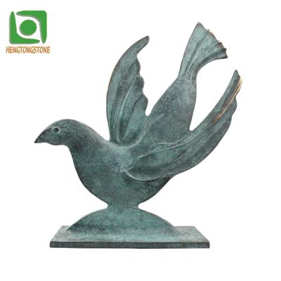 China China Bronze Sculpture Animal Indoor Ornament Bronze Pigeon Statue for sale