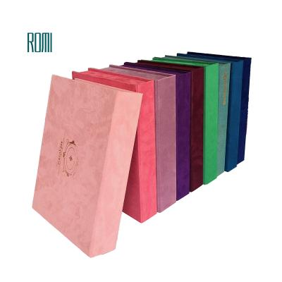 China Jewelry Display and Store ROMI Newly Designed Customized Multicolor Clamshell Book Box Suede Logo Jewelry Display Serving Tray for sale