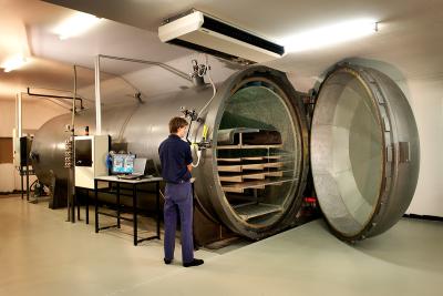 China Autoclave industrial del caucho/madera del equipo en grande del vapor, Φ1.65m en venta