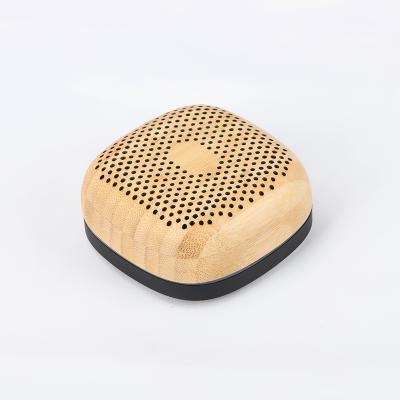 China Newest 1800mah Wooden Portable Mini Sound Box Mic Mic SD Wooden BT Speaker USB Support 1800mah LED Light Function Wireless Speaker Phone for sale