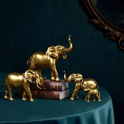 China Lucky Elephants Table Top Sculpture Gift Africa Elephants Mother Child Ornament Decoration Gold 28cm Resin Feng Shui Figurines 33cm for sale