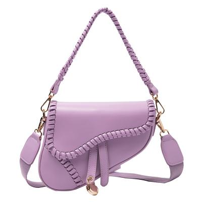 China Latest New High Quality Fashion Shoulder Messenger Bag Summer Solid Color Personality Women Saddle Bag for sale