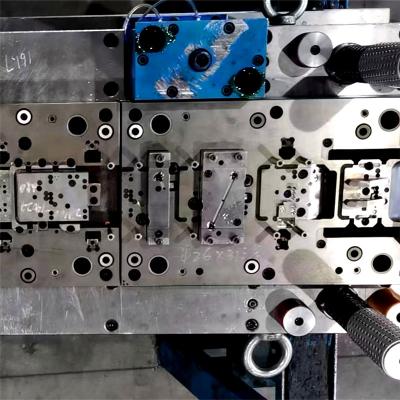 China Industry 20 Years Experience Sheet Metal Cover In Die Tapping Stamping Progressive Die Factory Supplier for sale