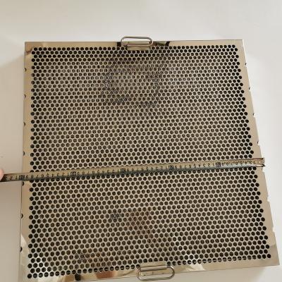 China Corrosion Resistance Plate Stainless Steel Filter Mist Screen Mesh Oil Vapor Punch Filter for sale