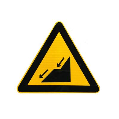 China Factory direct sales aluminum high visibility triangle warning sign traffic sign post road safety warning sign for sale