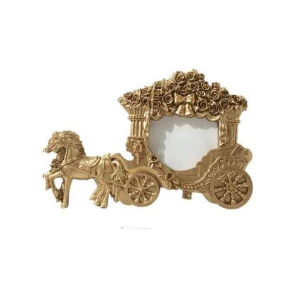 China Nordic European Style Resin Picture Frame Rectangle Gold Horse Carriage Resin Picture Frame Wedding Favor for sale