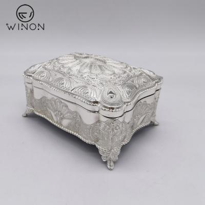 China Middle Eastern Sophisticated and Elegant Traditional Design 5 Inch Metal Wedding Gift Decorative Jewelry Silver Plated Sweet Box for sale