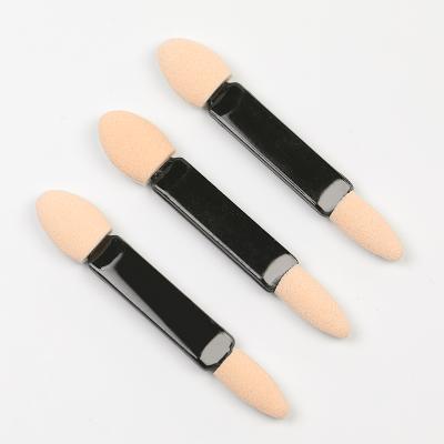 China Eyeshadow Applicator Cosmetic Sweep Tip Wholesale Plastic Eyeshadow And Disposable Makeup Eyeshadow Foundation Applicator for sale