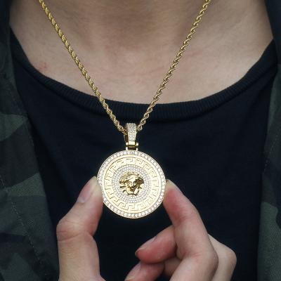 China Fashion High Quality 18k Gold Plated Brass CZ Diamond Paved Custom Pendant Hiphop Jewelry for sale