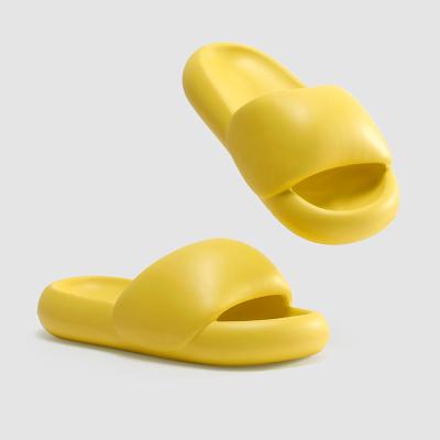 China Best Anti-slippery Slippers Price In EVA Sandals Women Slippers Home Indoor Non Slip Bathroom Bath Slippers Men's Slippers for sale