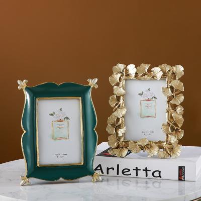 China Retro Resin + Glass Square Sheet Handmade Resin Photo Frames Tabletop Display for European Style Home Decor for sale