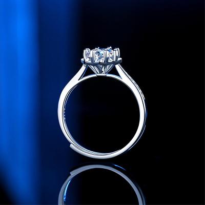 China Vintage Diamonds Full Engagement Female Moissanite Ring for sale