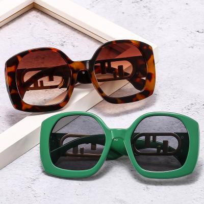 China Fashion sunglasses 2022 new European and American fashion squares hollow border women's sunglasses women's sun protection for sale